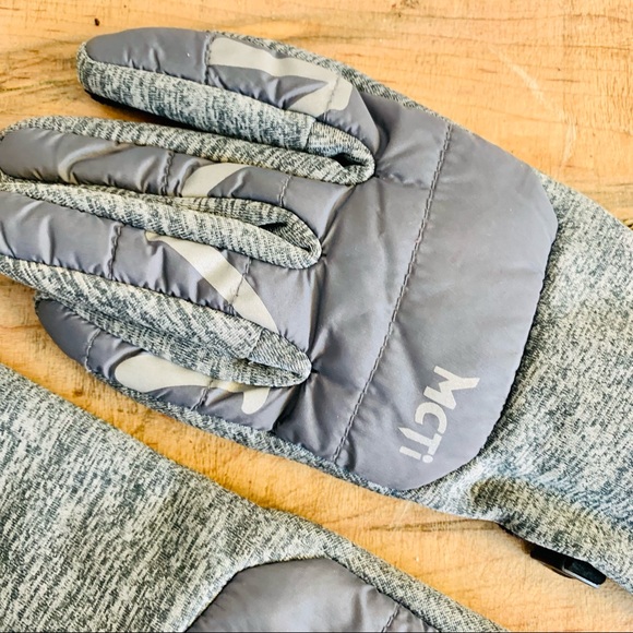 Touchscreen insulated running gloves (medium) - Picture 3 of 8
